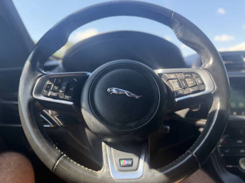 2018 Jaguar F-PACE S