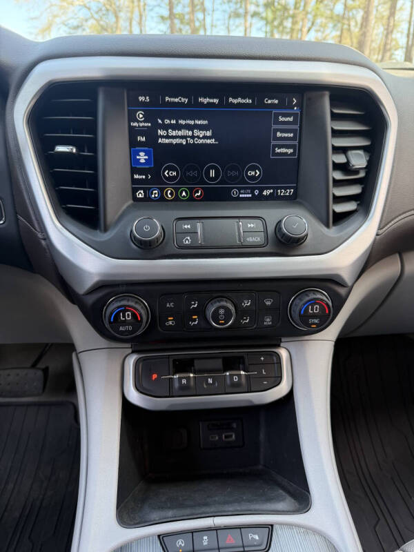 2022 GMC Acadia SLT