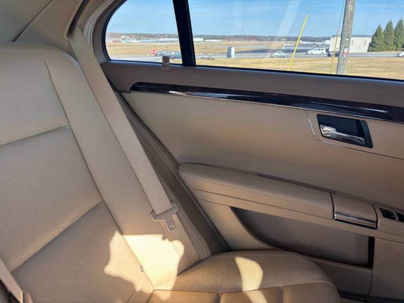 2011 Mercedes-Benz S-Class S 550