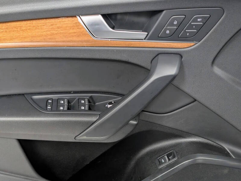 2023 Audi Q5 quattro Premium 40 TFSI