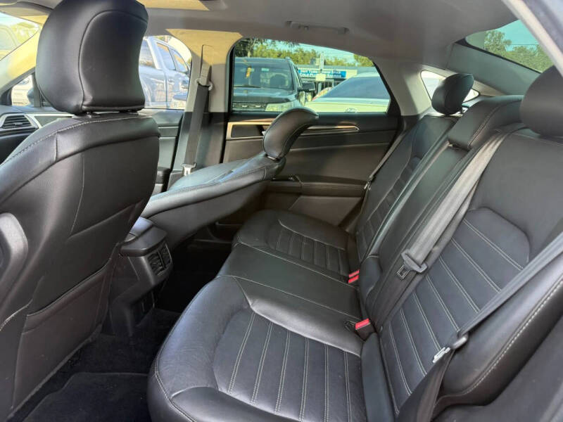 2016 Ford Fusion SE