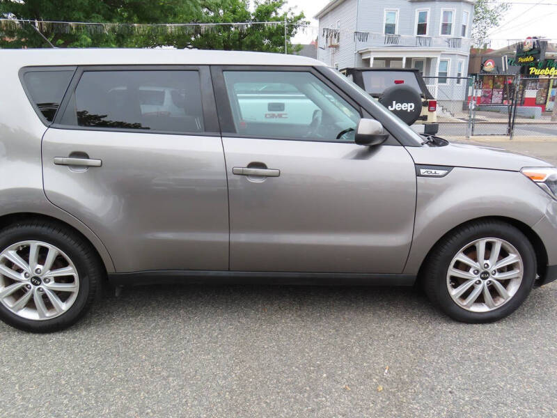 2017 Kia Soul +