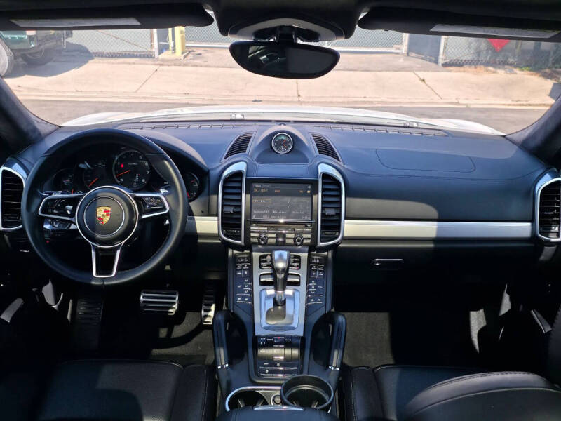 2015 Porsche Cayenne Turbo