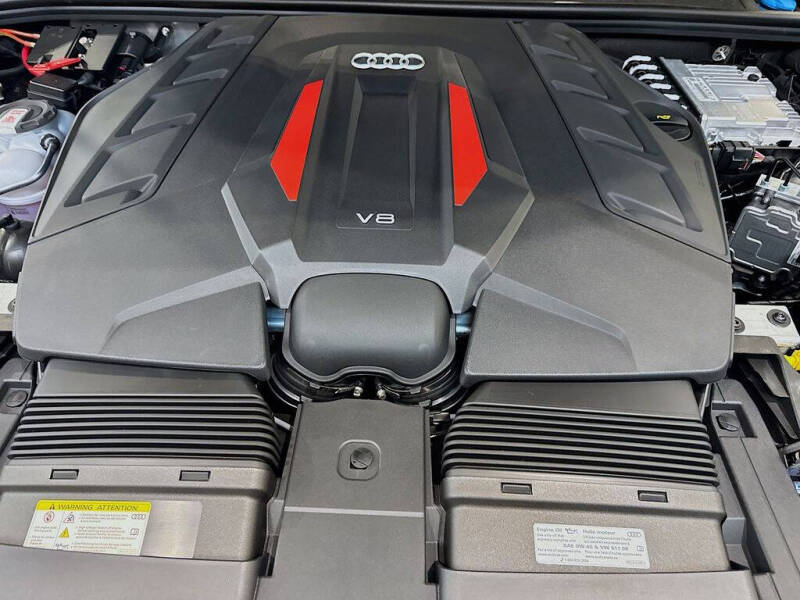 2026 Audi SQ8 4.0T quattro Premium Plus