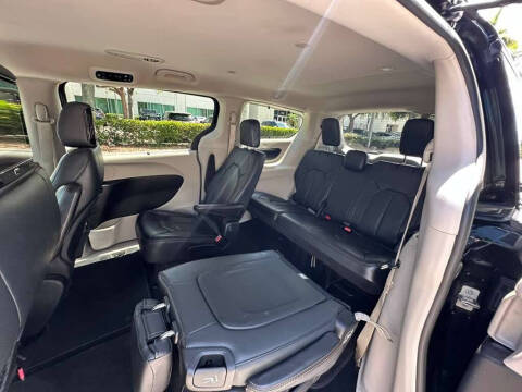2020 Chrysler Pacifica Touring L