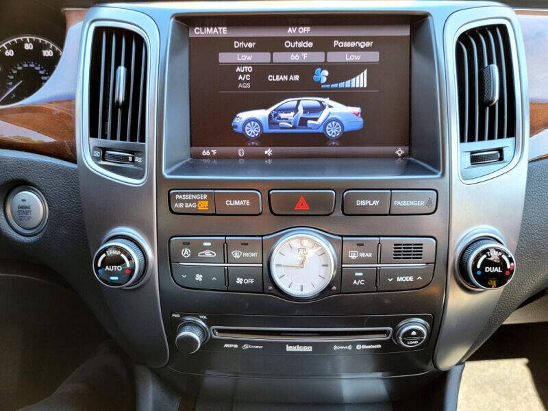 2012 Hyundai Equus Signature