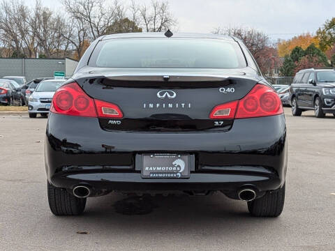 2015 Infiniti Q40