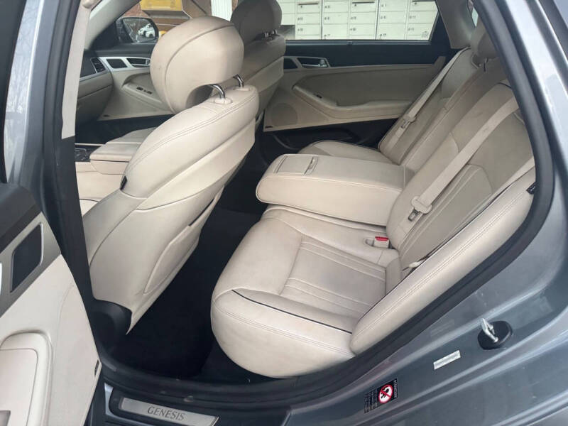 2015 Hyundai Genesis 5.0L