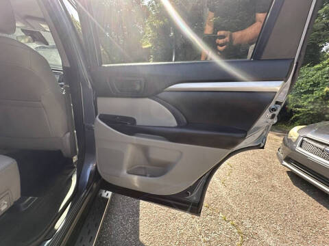 2018 Toyota Highlander LE