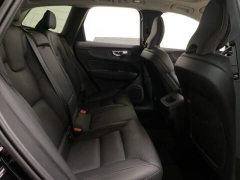 2025 Volvo XC60 B5 Plus Dark Theme