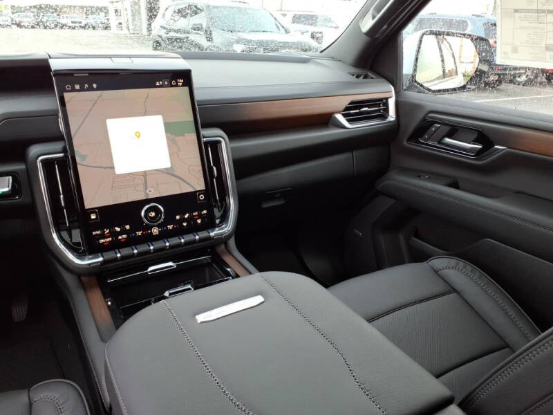 2026 GMC Yukon XL Denali - Photo 17