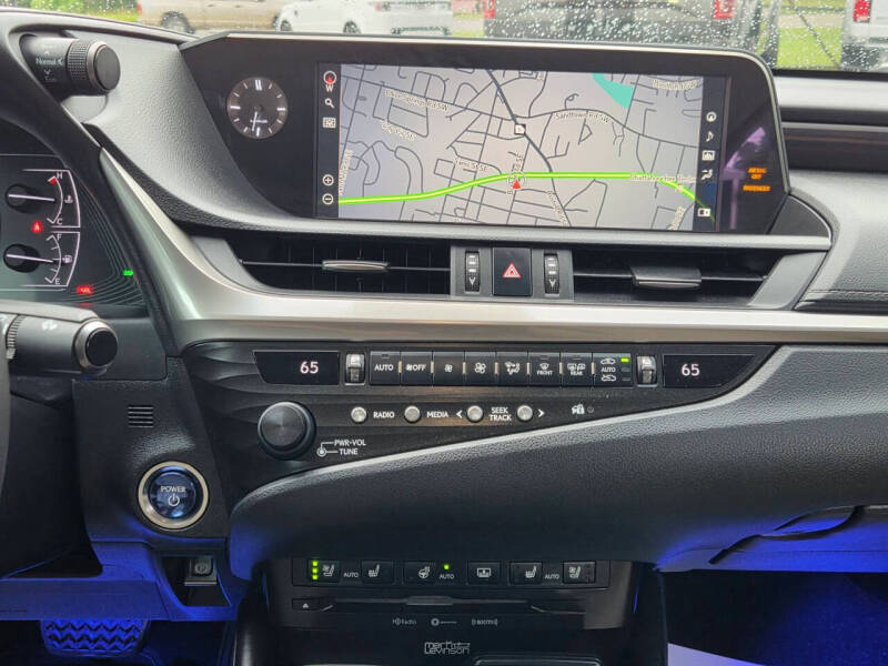 2020 Lexus ES 300h