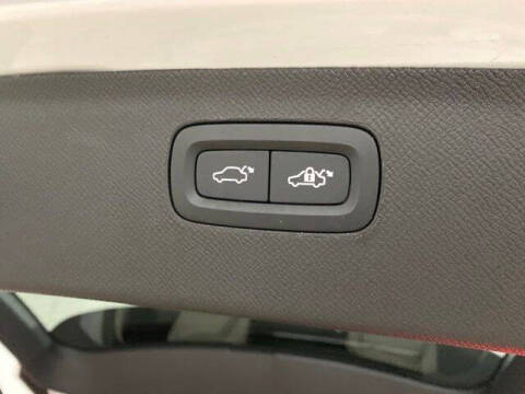 2024 Volvo XC90 B6 Core Bright Theme