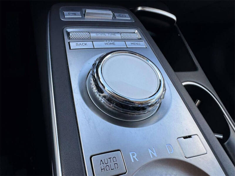 2023 Genesis GV70 2.5T Standard