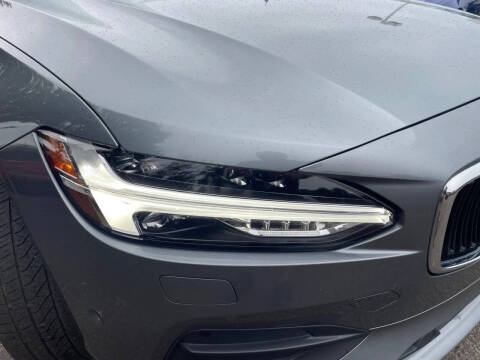 2017 Volvo S90 T5 Momentum