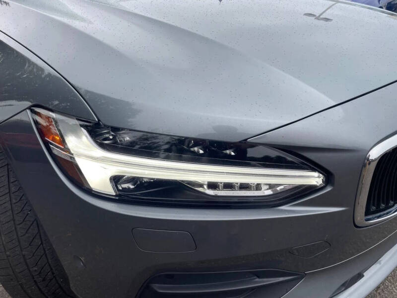 2017 Volvo S90 T5 Momentum