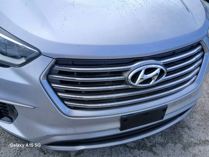 2017 Hyundai Santa Fe SE