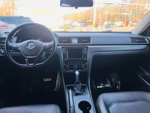 2017 Volkswagen Passat 1.8T R-Line