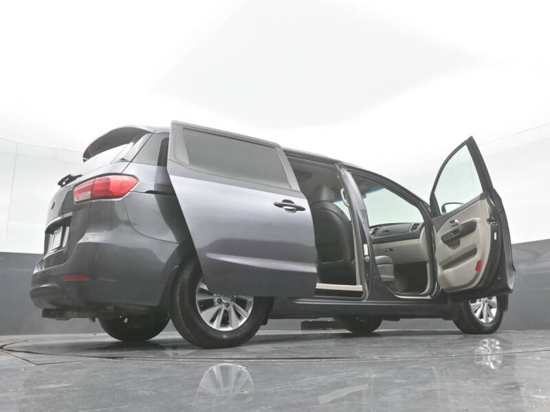 2017 Kia Sedona LX