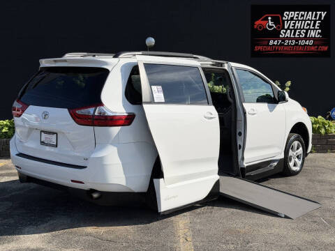 2016 Toyota Sienna LE Mobility 7-Passenger