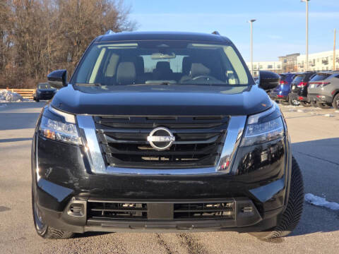 2022 Nissan Pathfinder SV