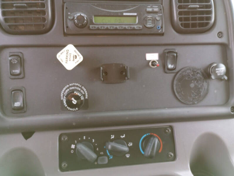 2014 Freightliner M2 106