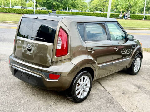 2012 Kia Soul +