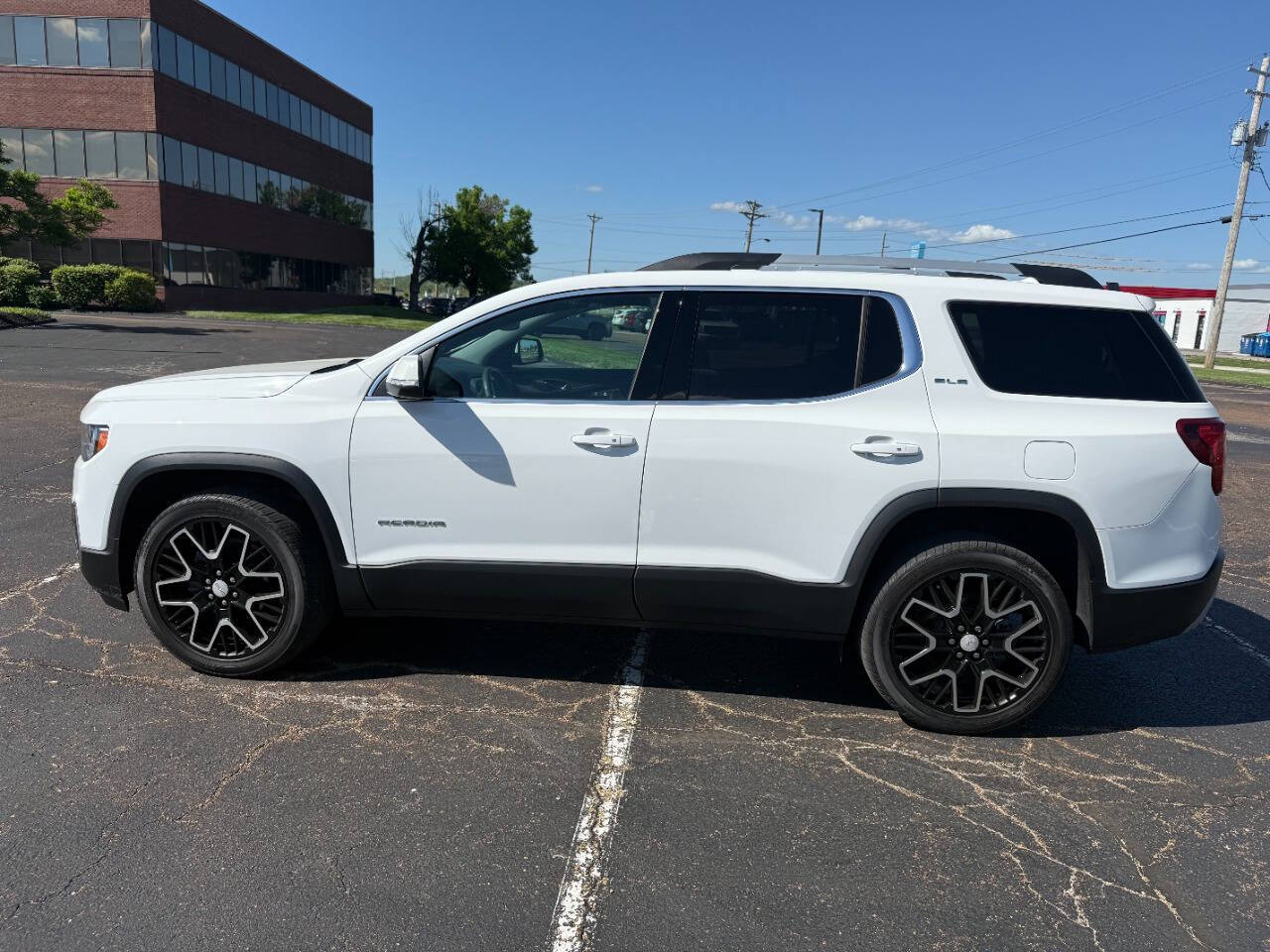 White 2023 GMC Acadia SLE 4x4 SLE 4dr SUV 1