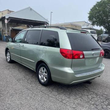 2006 Toyota Sienna LE 7 Passenger