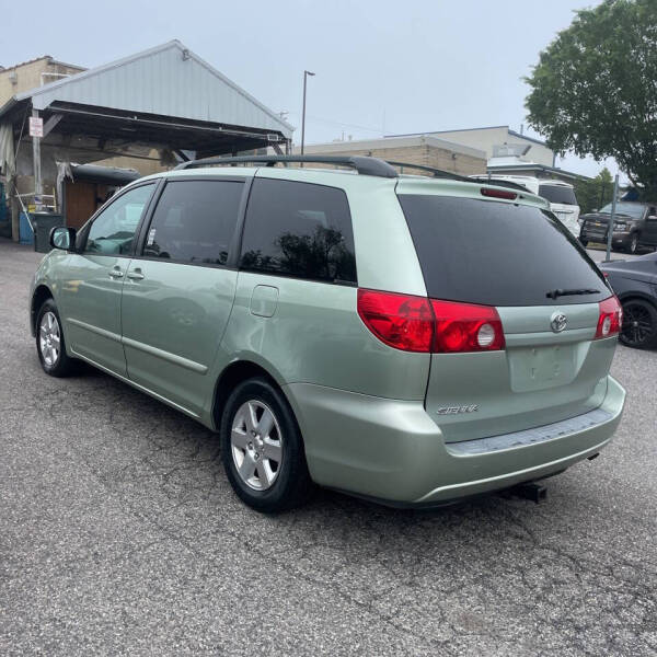 2006 Toyota Sienna LE 7 Passenger