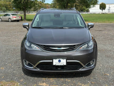 2017 Chrysler Pacifica Hybrid Platinum