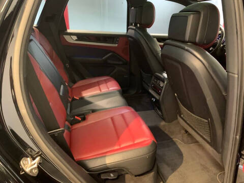 2024 Porsche Cayenne S