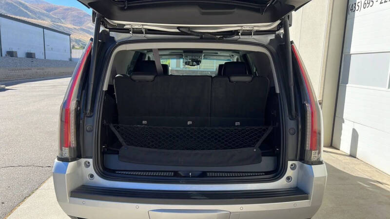 2016 Cadillac Escalade Luxury Collection