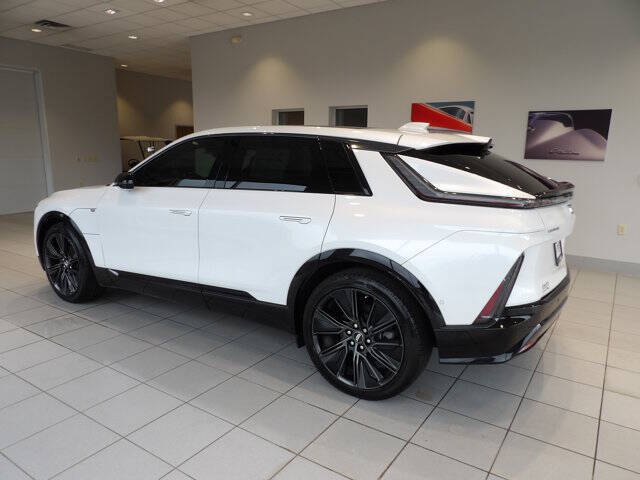 2024 Cadillac LYRIQ Sport 3