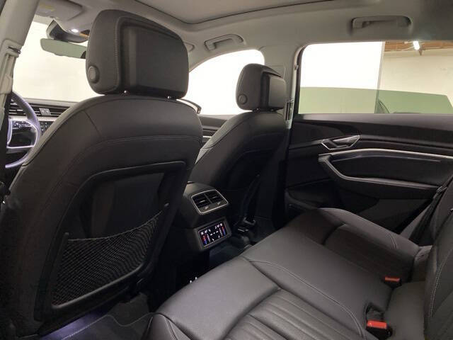 2023 Audi e-tron quattro Premium Plus