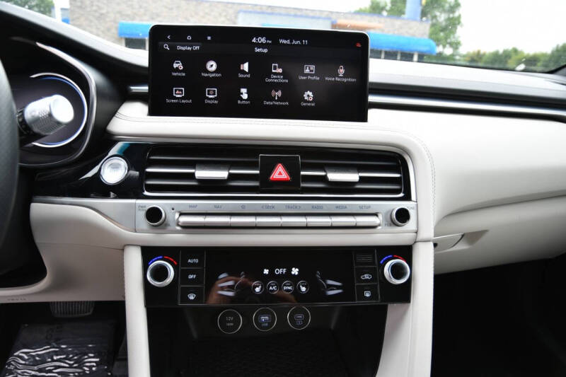 2024 Genesis G70 2.5T Standard