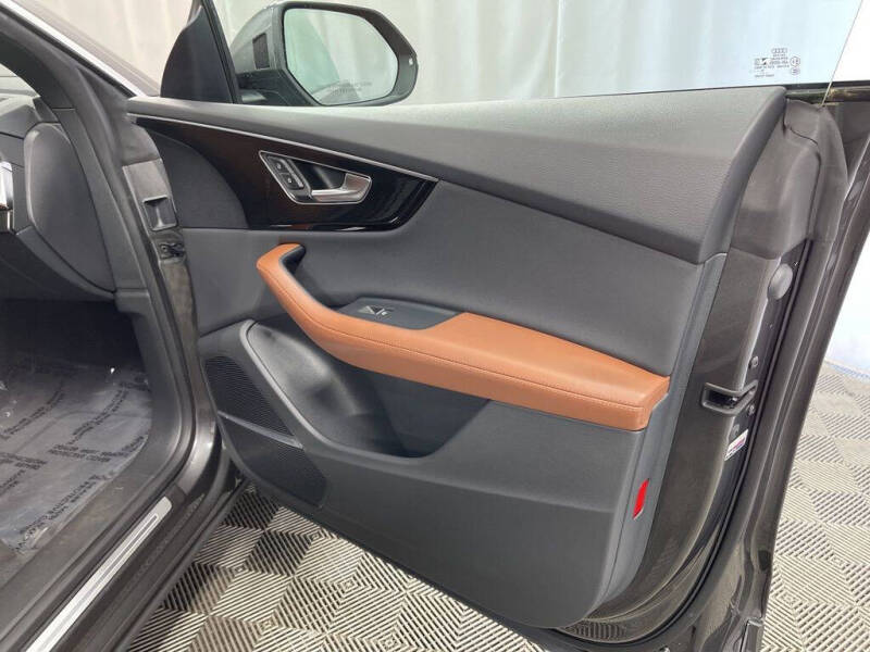 2022 Audi Q8 quattro Premium Plus 55 TFSI