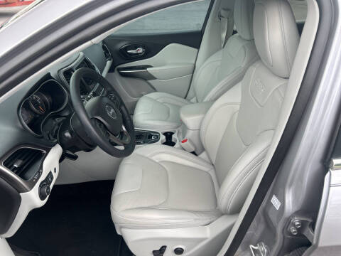 2022 Jeep Cherokee Latitude Lux