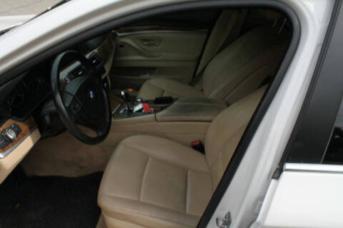 2011 BMW 5 Series 528i