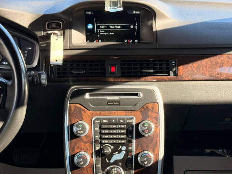 2015 Volvo XC70 T6 Platinum