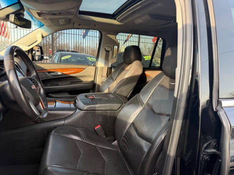 2018 Cadillac Escalade Luxury