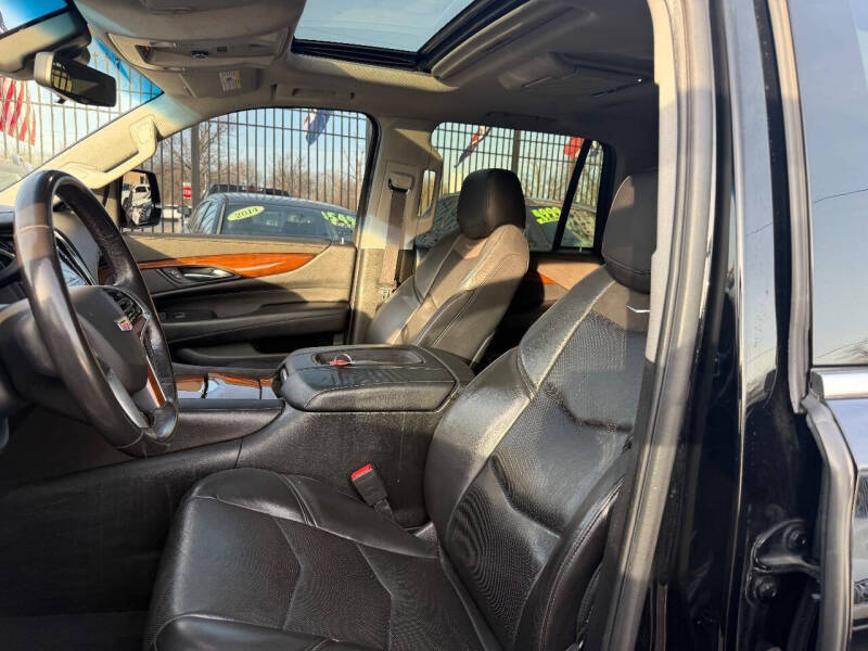 2018 Cadillac Escalade Luxury