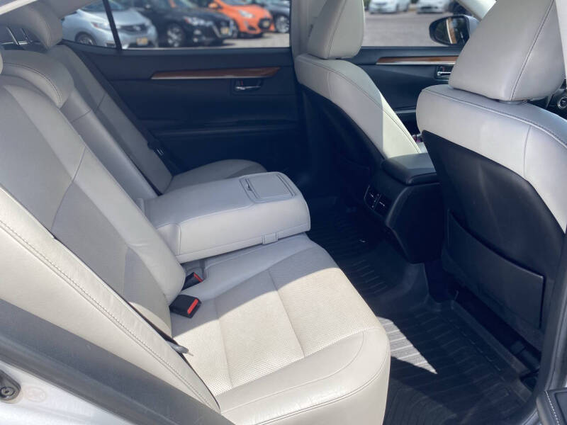 2013 Lexus ES 300h