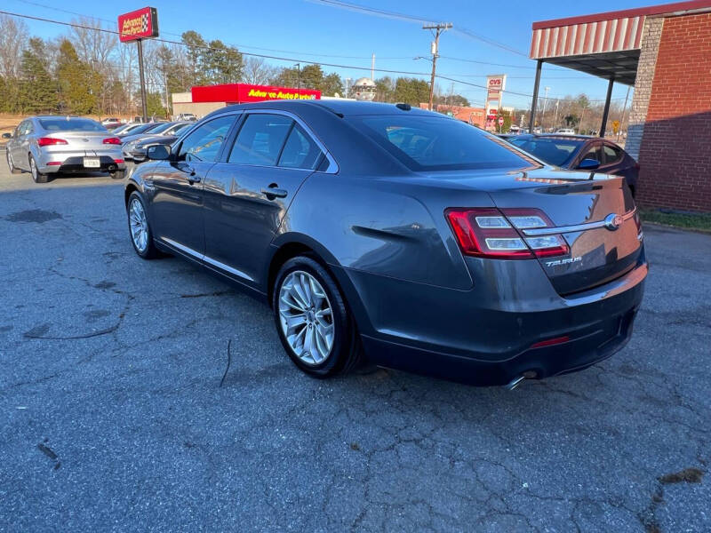 2015 Ford Taurus Limited photo 6