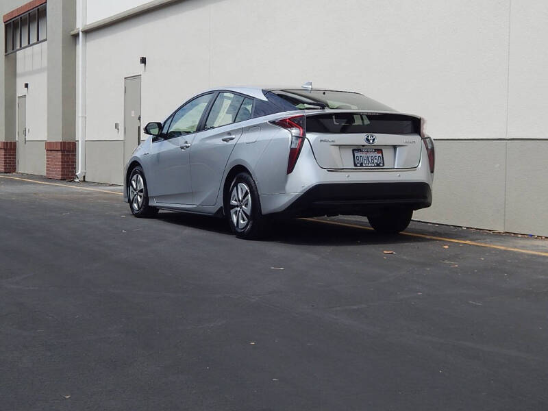 2017 Toyota Prius One