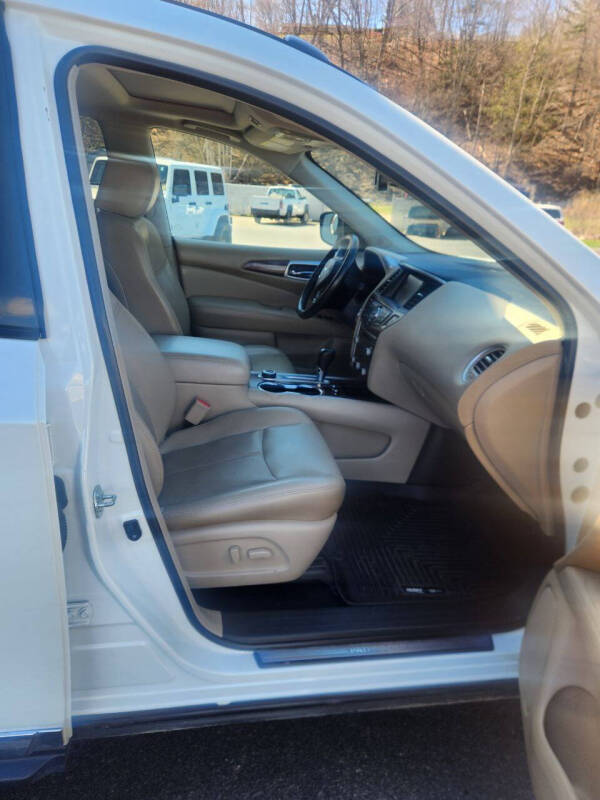 2020 Nissan Pathfinder Platinum