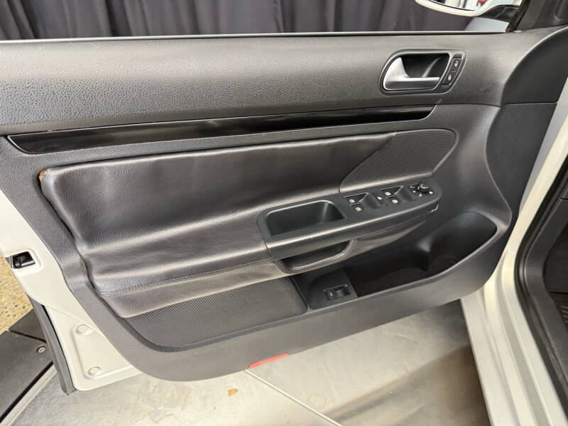 2011 Volkswagen Jetta SportWagen SE PZEV