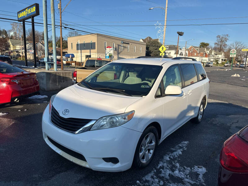 2014 Toyota Sienna LE