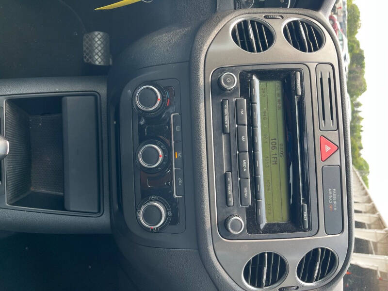 2011 Volkswagen Tiguan SE