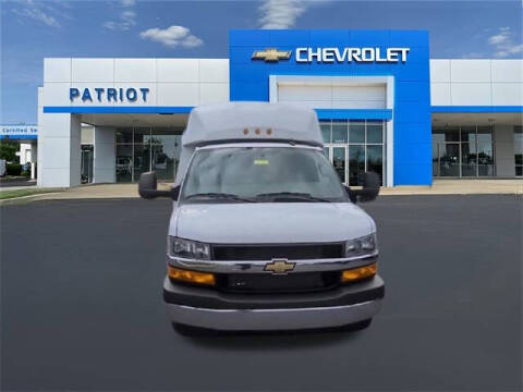 2025 Chevrolet Express 3500